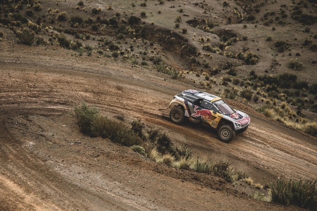 Les PEUGEOT 3008DKR en tir groupé 396682C1f7rLKXUAEPZr1