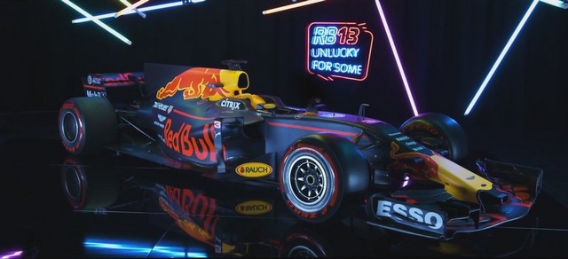 Red Bull Racing a présenté sa monoplace, la RB13 pour la saison 2017 396999C5l5O8WUAAw2S