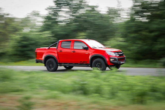 Isuzu a 100 ans ! Le D-Max « Fury » Limited Edition marque le coup 397272Isuzuoverige28