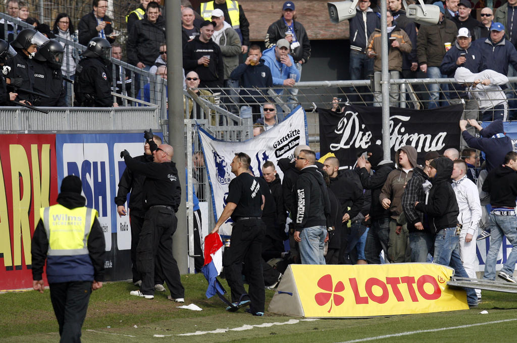 Saison 11/12 - Mars - Page 4 403946HolsteinKiel1FCMagdebourg2012