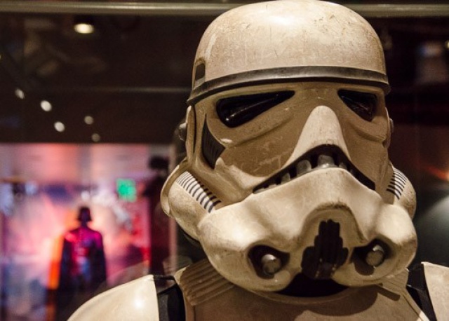 (Exposition) Rebel, Jedi, Princess, Queen : Star Wars and the Power of Costume (2015) - New York à partir du 14 novembre 2015. 404222w35