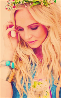 CANDICE ACCOLA. 40582506