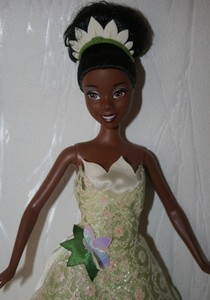 Reconnaître une barbie Disney, mode d'emploi 406082580792tiana