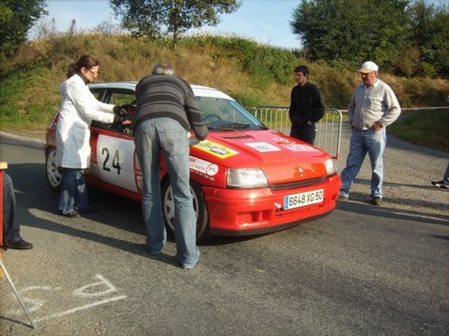 28ème Rallye régional du Bocage  (06/09/2009) 411666Sep08915