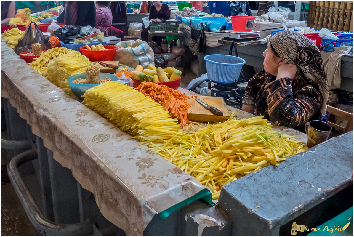 Marché à Tachkent 414399UZ1071