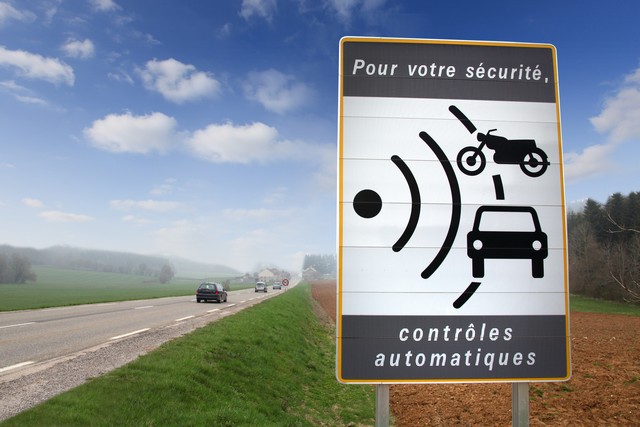 Sécurité routière : un arsenal de radars sur la route des vacances  41523063730879612295