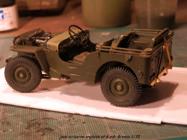 jeep aiborne anglaise + 6 pdr et équipage(Bronco 1/35) 416702P5030428