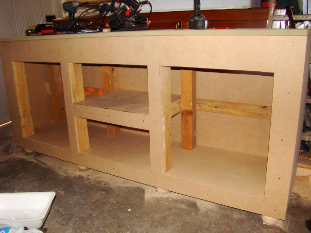 Construction d'un meuble en Chevrons de 8x8 pour bac 200cm 424928DSC08487
