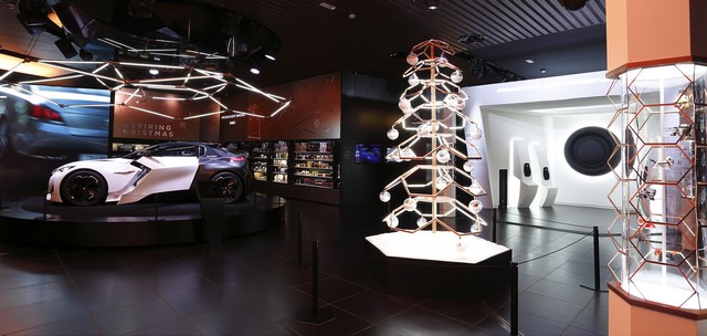  PEUGEOT FRACTAL et Art Toys Leo'z s'installent au Peugeot Avenue pour Noël ! 426454SBY7758