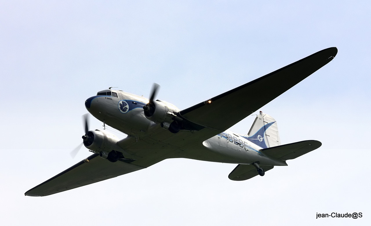 Douglas DC3 C-47A Skytrain F-AZTE le 27.07.12 432737IMG71751filtered