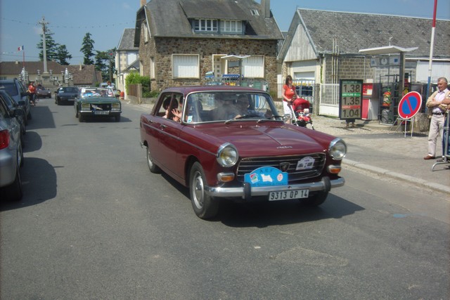 4ème festival vehicules anciens (landelles et coupigny 2009) 433626Jun02567