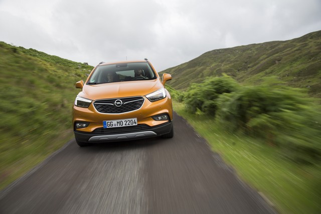 Déjà 100 000 commandes : le Mokka X dans la spirale du succès 436008OpelMOKKAX297066