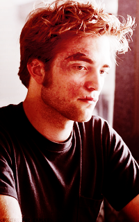 Robert Pattinson   44954827R3