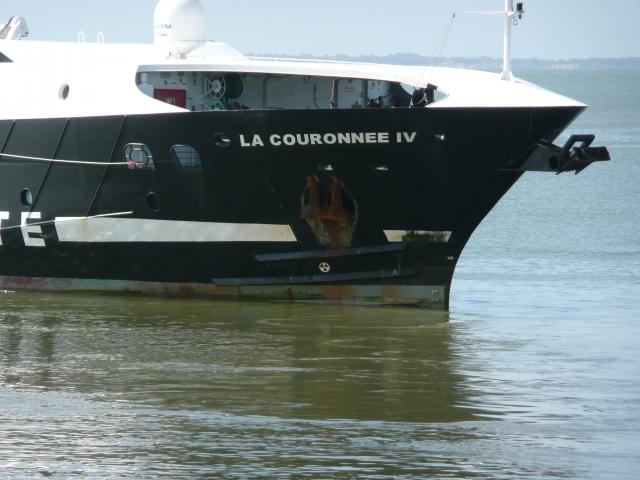 LA COURONNEE IV - Bateau pilote de Loire - St Nazaire - Page 20 462508P1080021