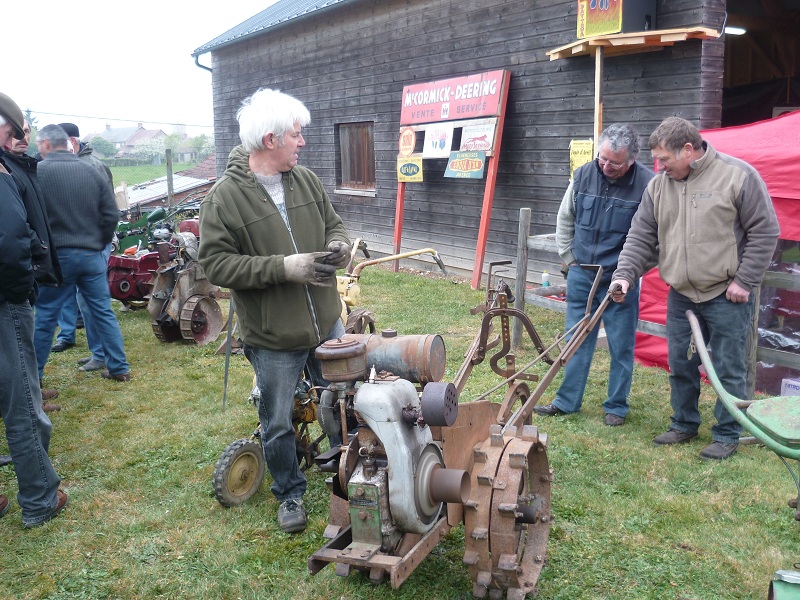 Fête des Vieilles Mécanique du Berry 15 Avril 2012 à St-Saturnin (Cher) 467576Philippe