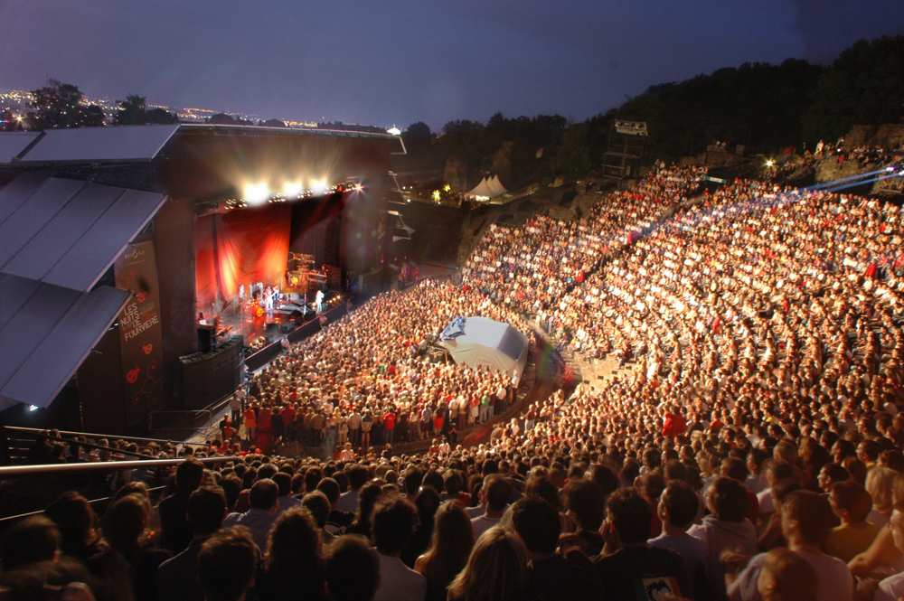 ROBERT PLANT - Page 16 468785festivaldelyon2015desnuitsdecreationsafourviereweb0204249461450