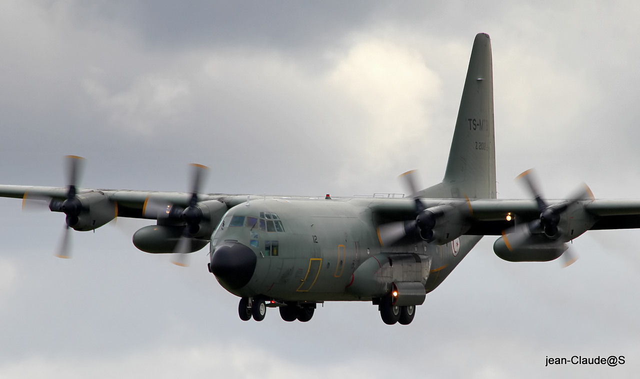 Lockheed C-130H Hercules (L-382) Tunisia - Air Force TS-MTB le 03.08.12 475845IMG5013filtered