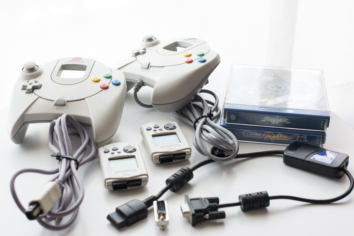 [VDS] 4 Jeux Dreamcast + Manette + VMU 30€ FDPIN 478672DSC1045