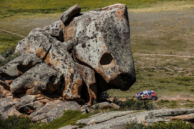 Silk Way Rally : Étape 5 : Cyril Despres Nouveau Leader, Stéphane Peterhansel En Difficulté 48390757860462f2839