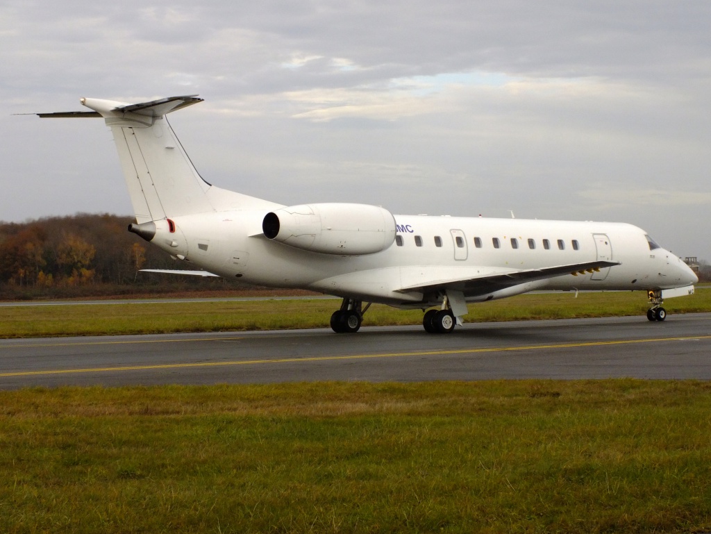 Spotting du 14/12/2013 : ERJ145 BMI + ERJ135 Eastern + B738 RAM 50th 486416Decembren4164