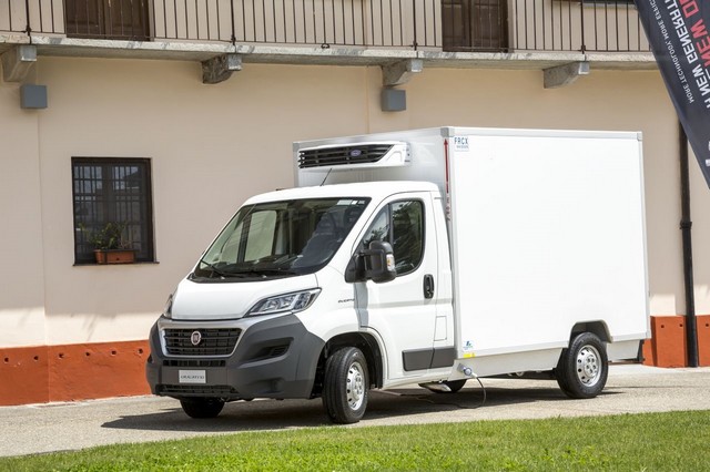 Premières livraisons du nouveau Ducato à Petit Forestier 492619NouveauDucatoPetitForestier1