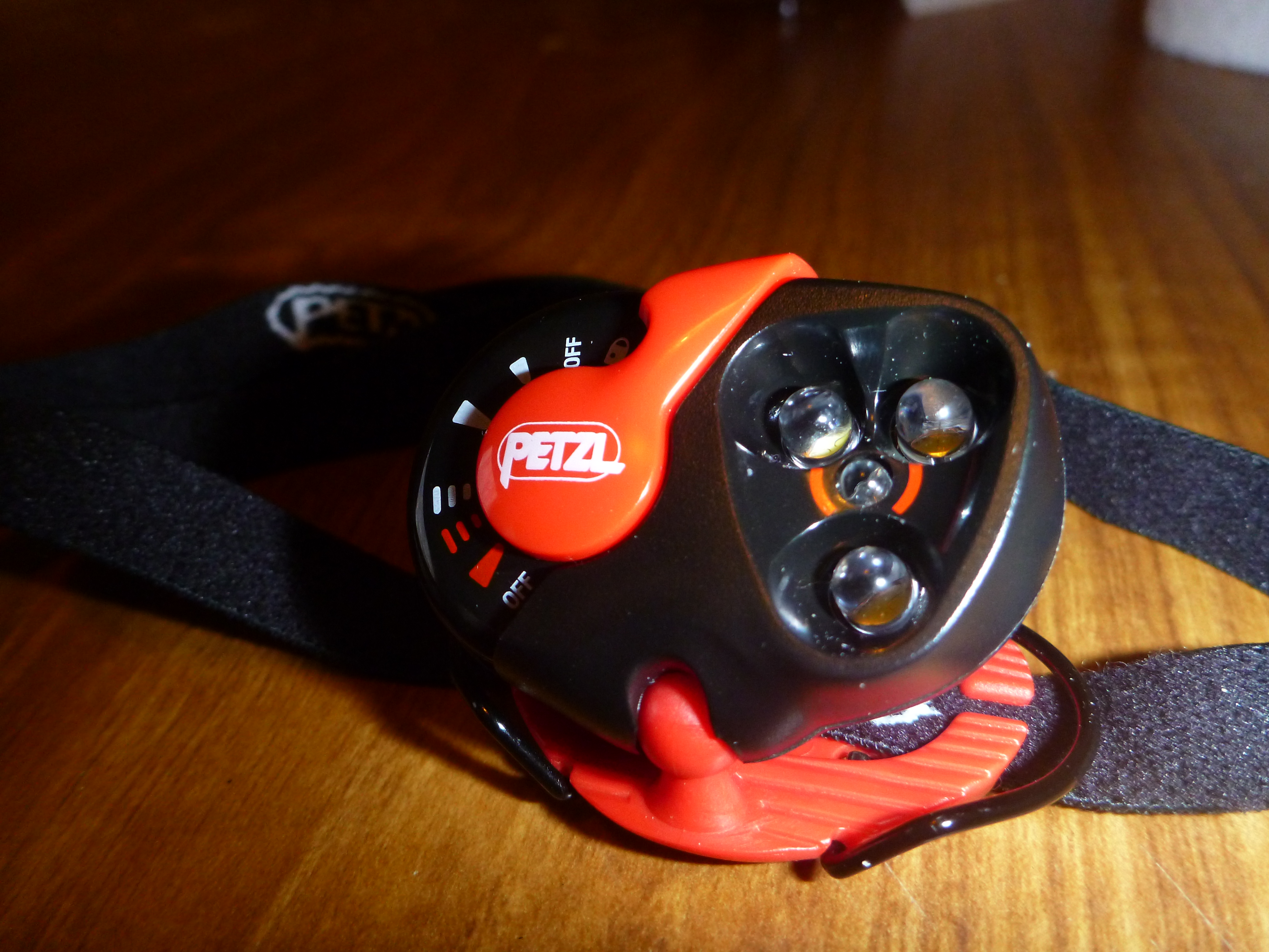 Lampe de secours PETZL ELITE 497724P1000267