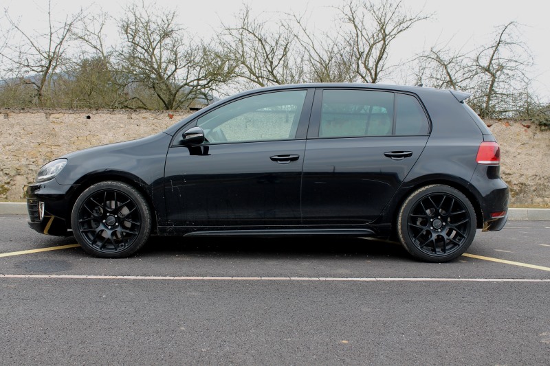 Golf 6 Gtd black - 2011 - 220 hp - Shooting p13 et insignes Piano Black p25 - Page 13 497808IMG0977bis