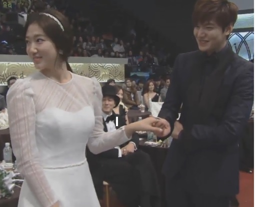 Park Shin Hye au SBS Drama Awards 2013 498089HH1