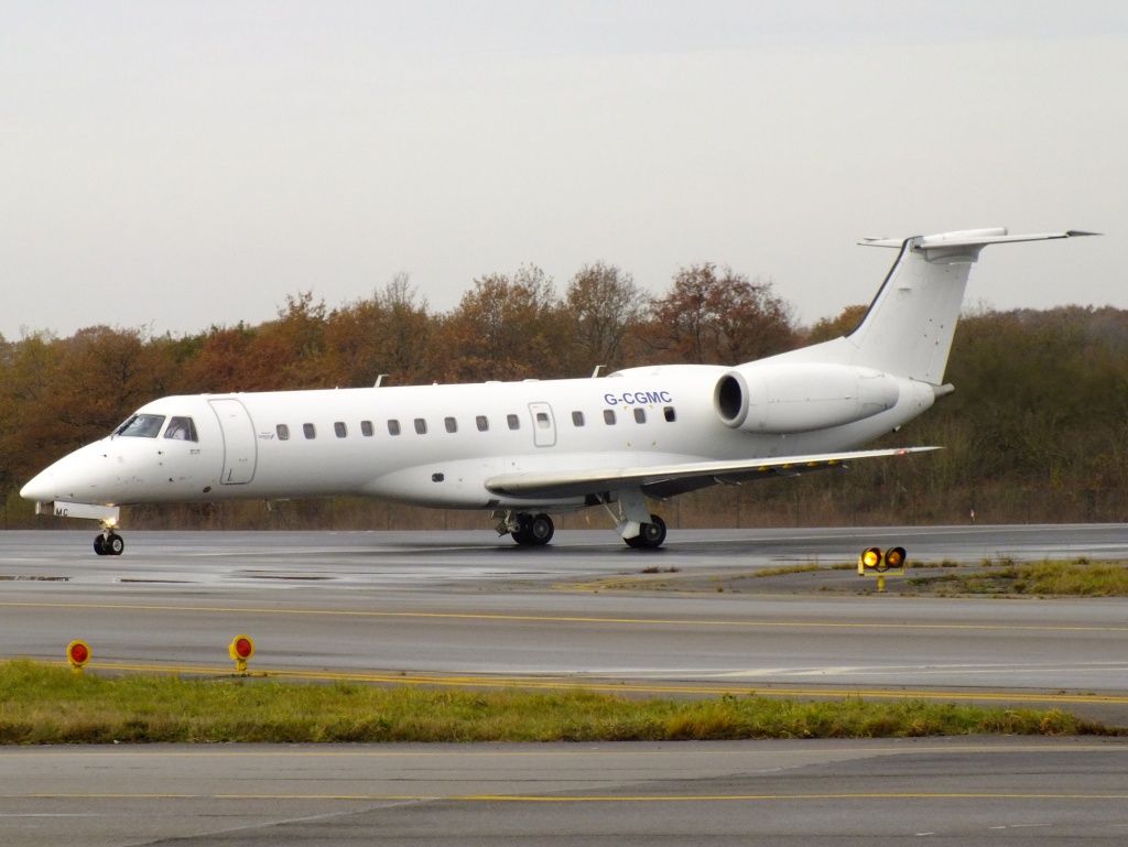 Spotting du 14/12/2013 : ERJ145 BMI + ERJ135 Eastern + B738 RAM 50th 502364Decembren4148