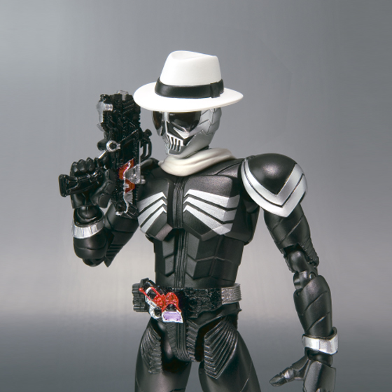 [Figurine] Figuarts - Kamen Rider Skull MG Figure-Rise  504204KamenRiderSkull03