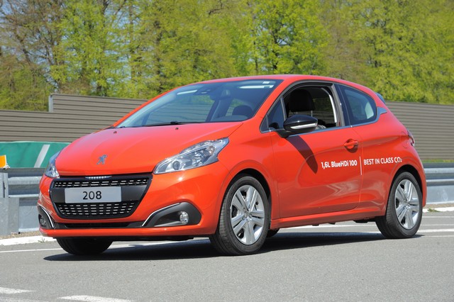 2,0 l / 100 km avec une PEUGEOT 208 BlueHDi de série : record absolu de consommation 512438DSC1724