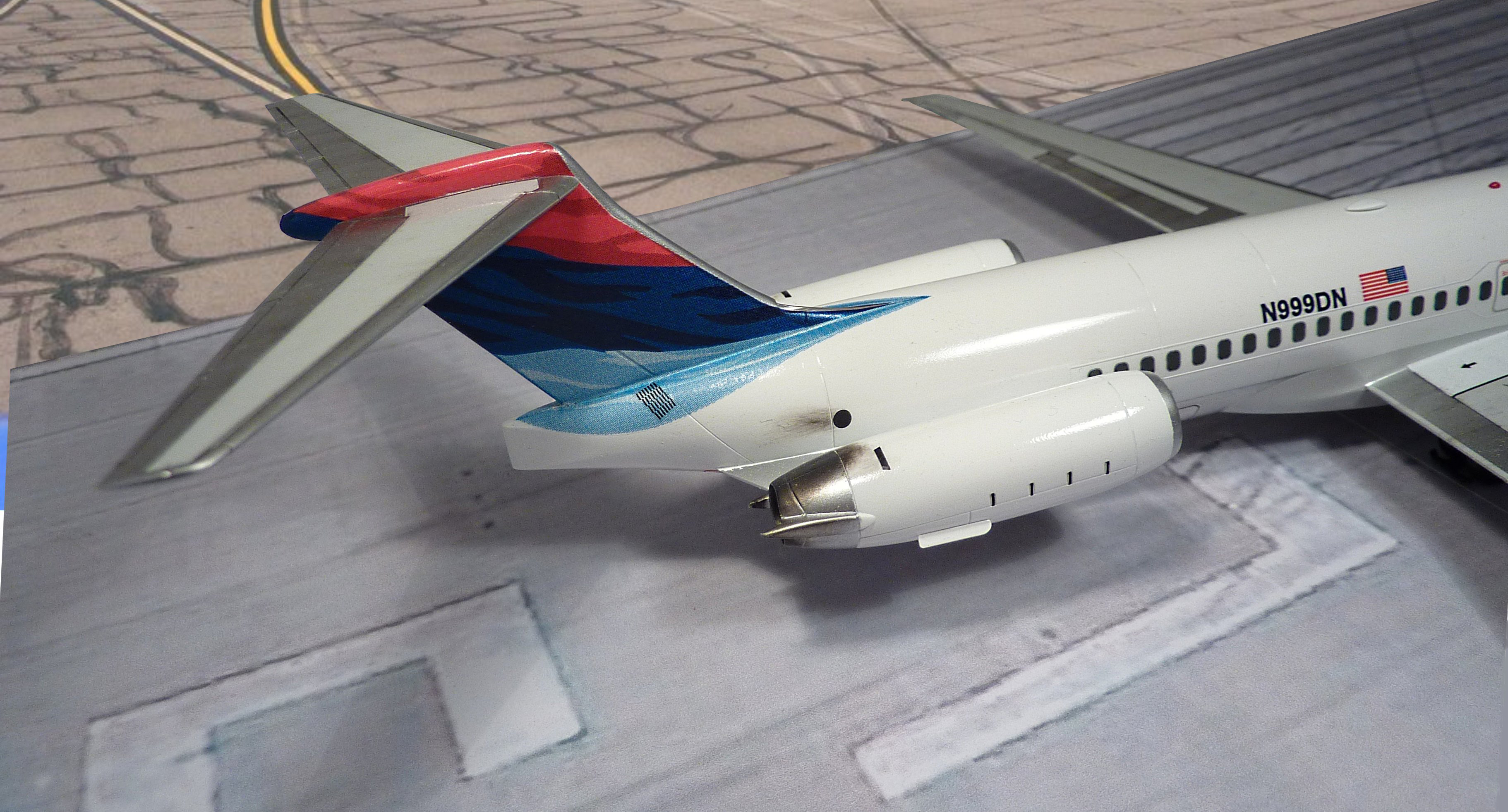 MD-88 Delta airlines [Minicraft] 1/144 514529P1030016mod1