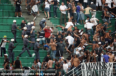 Saison 11/12 - Mars - Page 6 516938corinthianspalmeiras20123