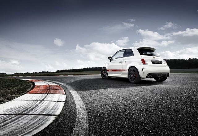 Abarth Au Salon de Francfort 528972Abarth595YamahaFactoryRacingvuearrire