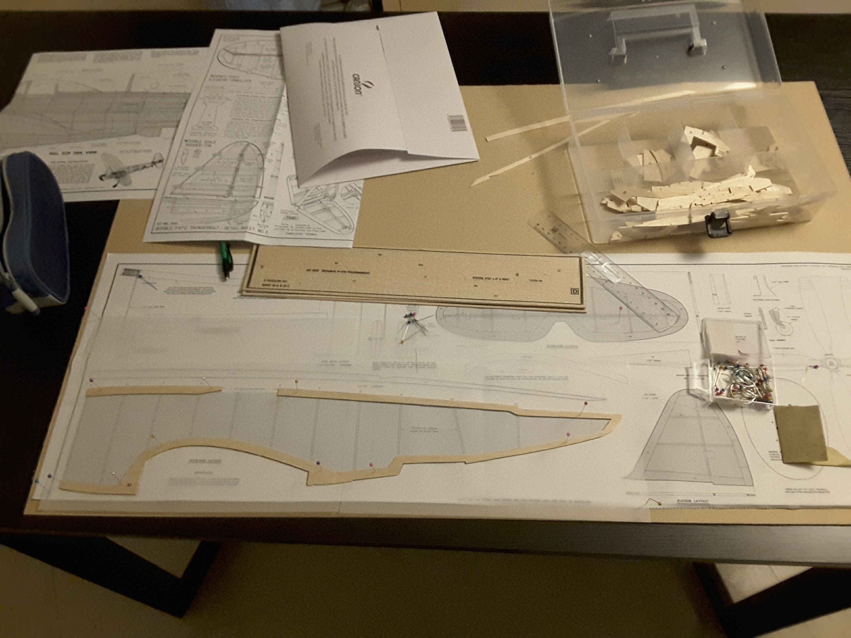 P-47 Thunderbolt 1/16 Guillow's 52957120161227184713