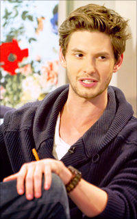 BEN BARNES, CHACE CRAWFORD. ► someone like you. 53045495b5