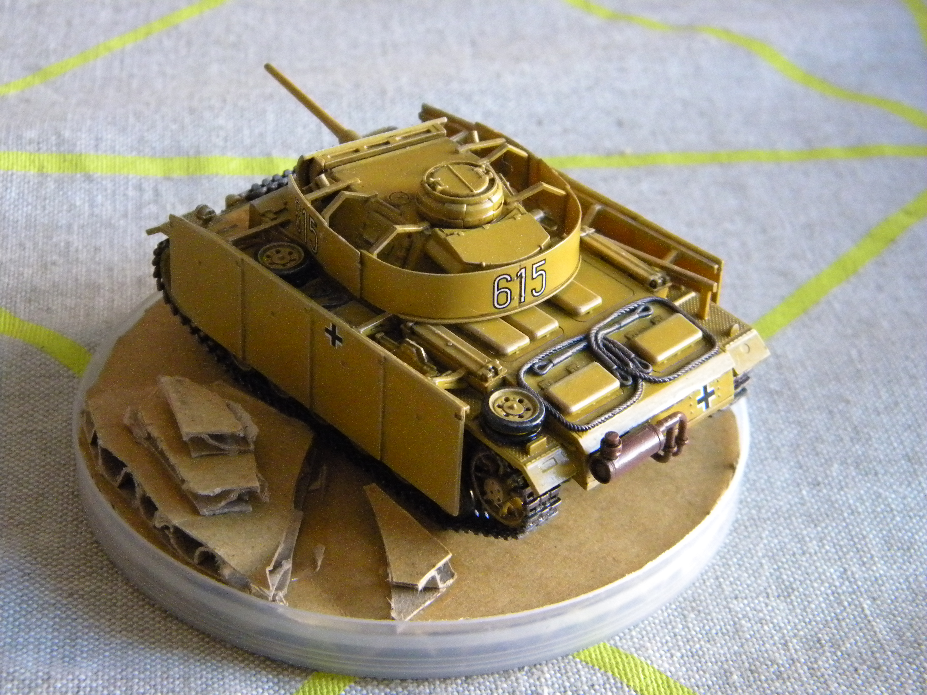 FINI [XVème chrono] [Revell] PzKpfw III Ausf. M 537409DSCN9728