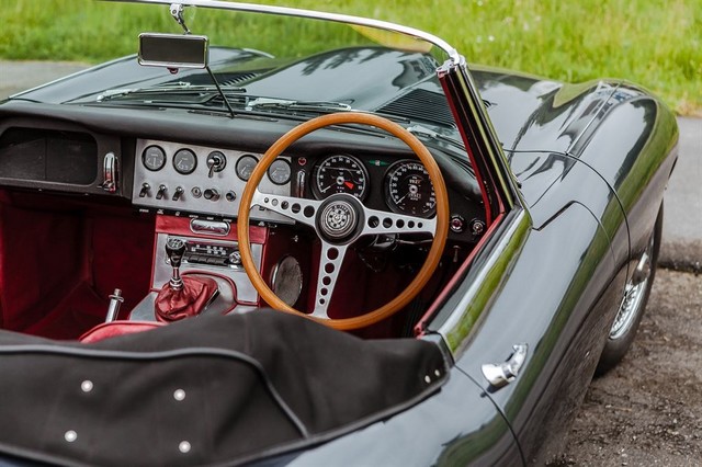 Les Jaguar XF, F-Pace et F-Type célèbrent les 60 ans de la victoire de la Type D aux 12 Heures de Reims Lors De La 22ème Edition De Sport Et Collection 540257IMG4614LowRes