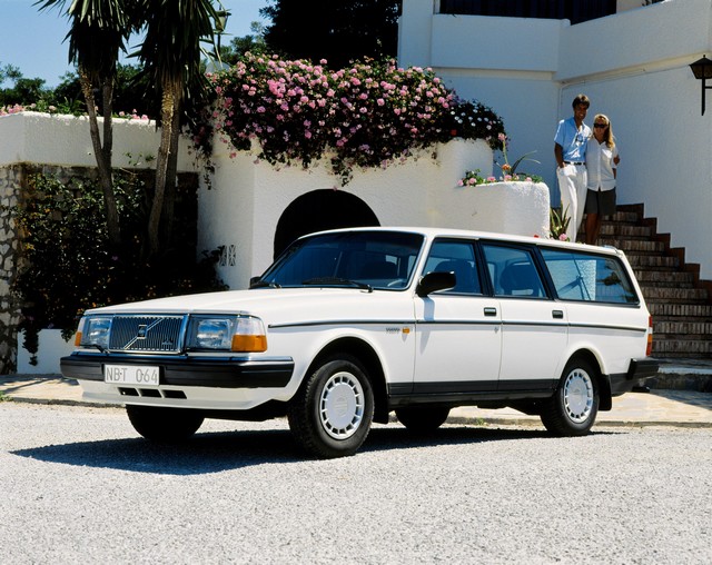 Volvo 240 : une icône suédoise fête ses 40 ans 547969611356