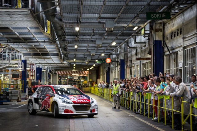 Sébastien Loeb signe, à Lohéac, son quatrième podium de suite 55305801717009CLU0663