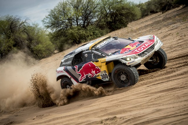 Les PEUGEOT 3008DKR signent un triplé historique au Dakar 2017  557411587a77bad3d8e