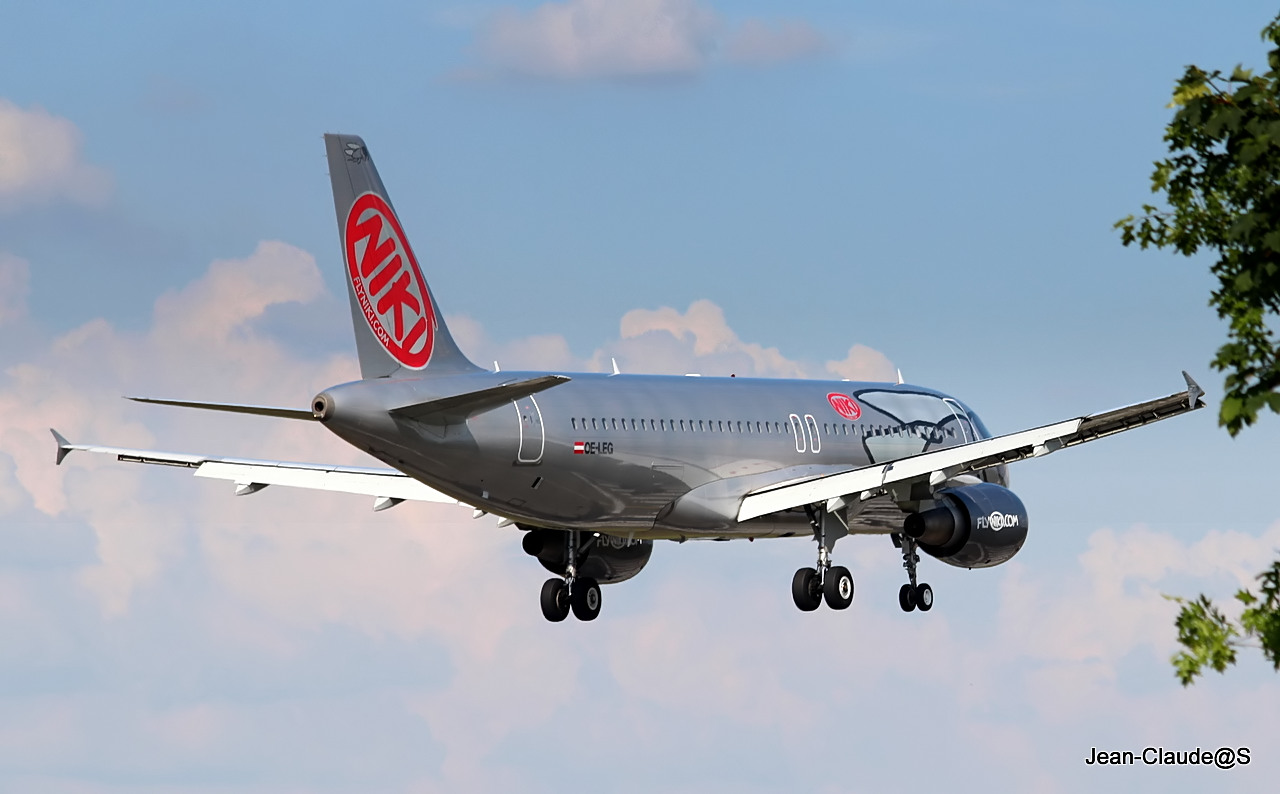 Niki Airbus A320-214 OE-LEG le 06.06.13 557882IMG3757filtered