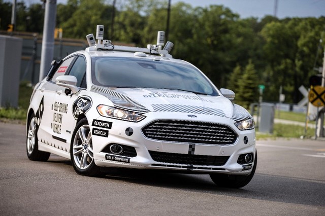 Demain, vos pizzas pourraient être livrées par des véhicules autonomes Ford 559826FordCarroAutnomoDominos2