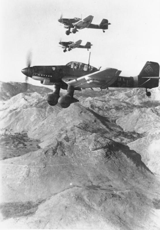 LFC : 16 Juin 1940, un autre destin pour la France (Inspiré de la FTL) 563412BundesarchivBild183J16050FlugzeugeJunkersJu87