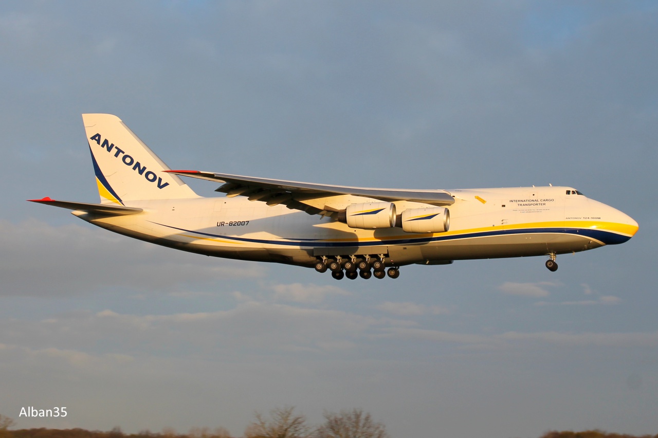 antonov - Nantes Atlantique LFRS / NTE :Avril 2016 - Page 2 563898IMG0166