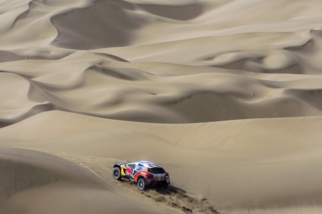 Silk Way Rally Étape 9 : Podium 100% Bleu, 100% Peugeot 58012505316001EVStage90057