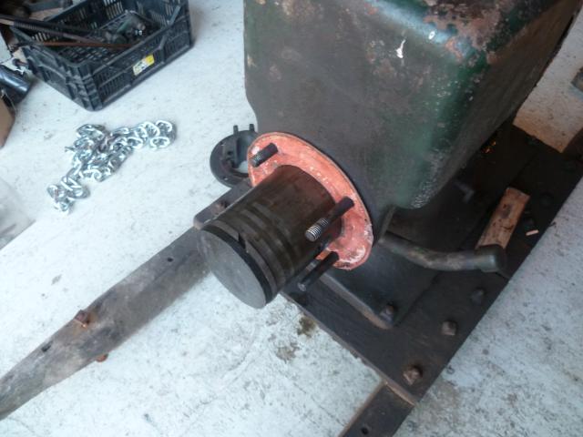 Ma dernière acquisition, un moteur INTERNATIONAL 58351823_forum_sortie_du_piston