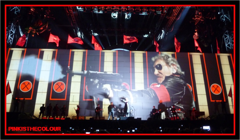 Roger Waters au Stade de France : postez les photos (pros ou persos) 583725RogerWaters003