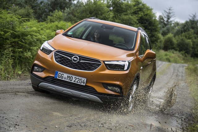 Déjà 100 000 commandes : le Mokka X dans la spirale du succès 588527OpelMOKKAX297090