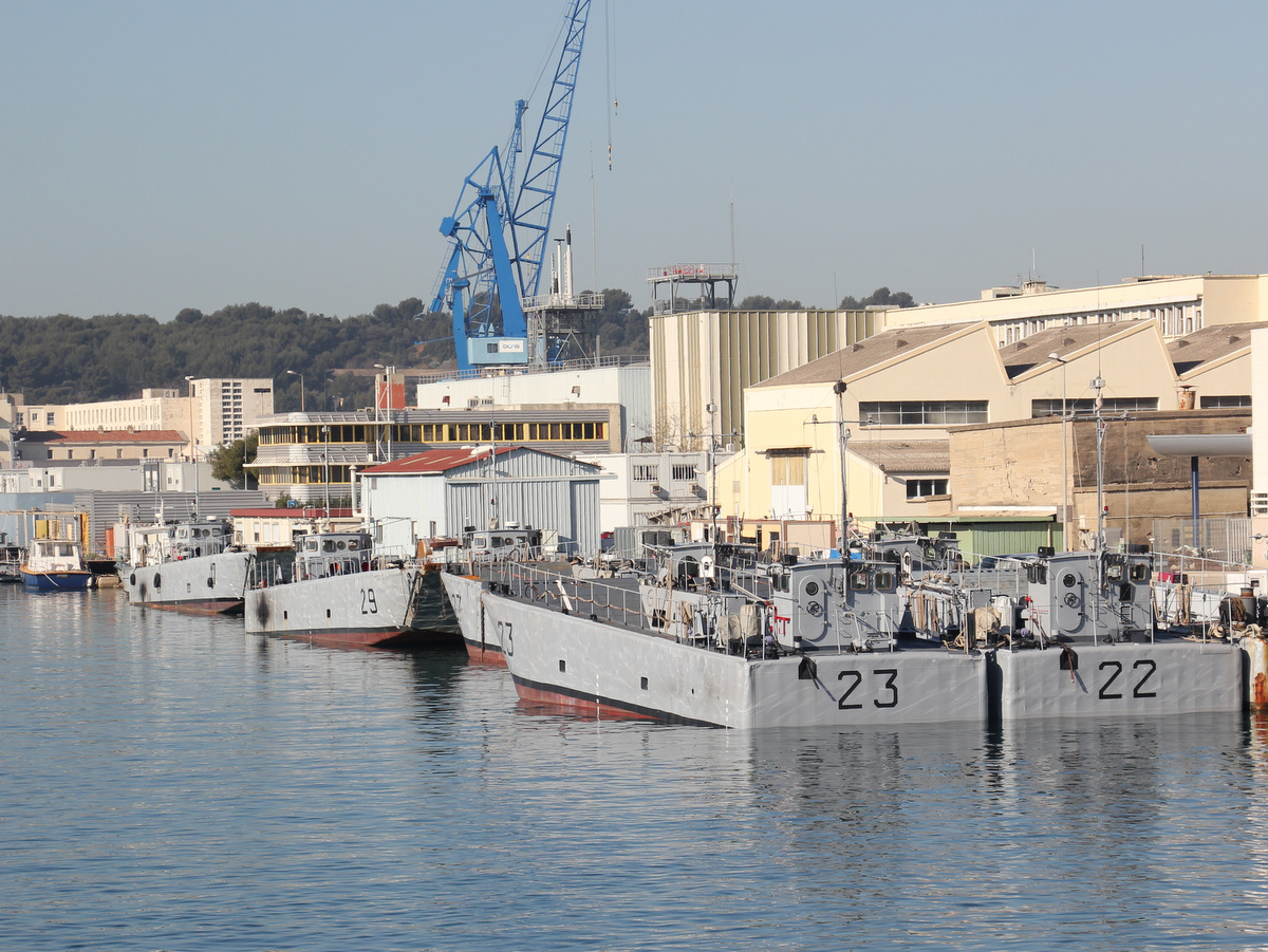 [Les ports militaires de métropole] Port de Toulon - TOME 1 - Page 9 589022IMG5796